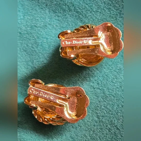 Dior Vintage Gold-Tone Twisted Clip-On Earrings - Picture 6 of 9